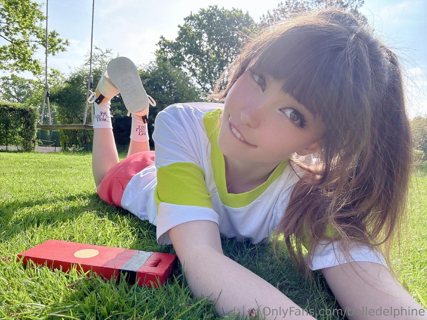 belle delphine chihiro cosplay outdoor onlyfans set leaked 22