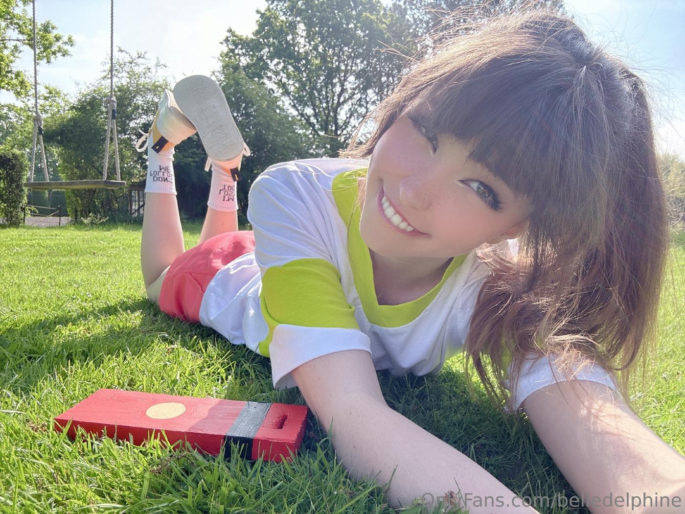 belle delphine chihiro cosplay outdoor onlyfans set leaked 33